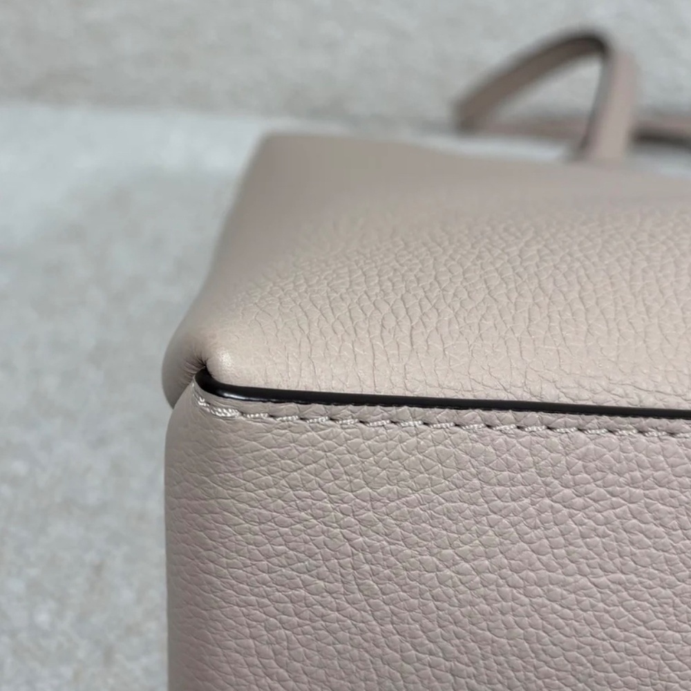 Authentic Pre-Owned Louis Vuitton Greige Grained Calfskin Lockme Shopper - Picture 11 of 16